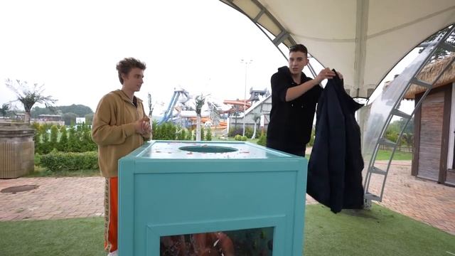 100_ЛЕДЯНЫХ_КНОПОК_и_ТОЛЬКО_ОДНА_ТЕБЯ_СПАСЕТ_!