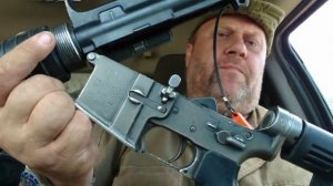 Винтовка М 16. Странное приспособление для безопасности.