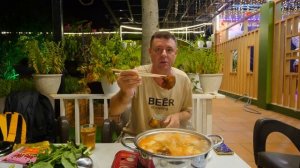 Обзор Quan Ngoc Linh. Огромный и красивый ресторан с экзотическим мясом!