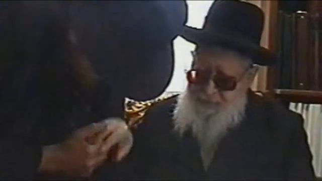 Maran Rabbi Ovadia Yosef zt"l - praise Rabbi Haim Cohen zt"l смотреть онлайн