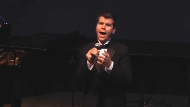 Kevin David Thomas sings Elizabeth from Rex (1976) смотреть онлайн