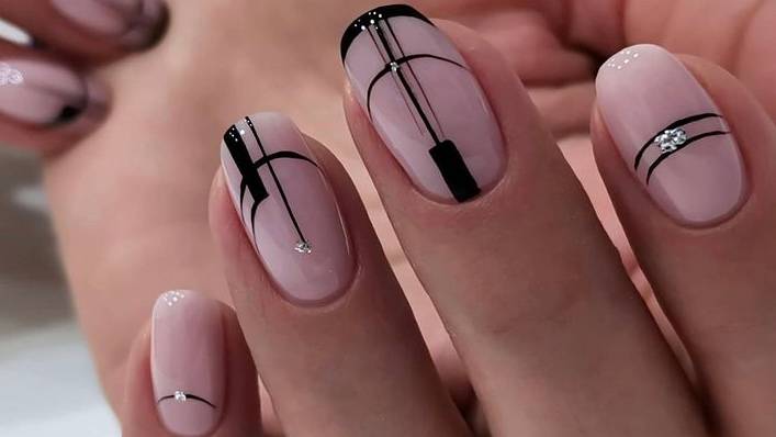 Маникюр на Весну 2025