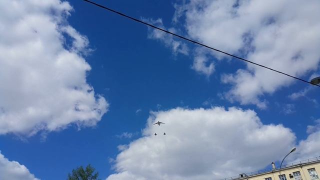 Репетиция парада Победы в москве. Пролет авиатехни смотреть онлайн