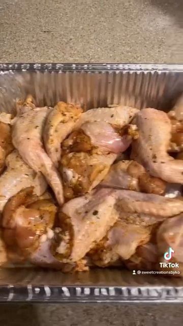 Baked Mac & Cheese & Creamy Ranch Buffalo Wings 😋 смотреть онлайн