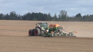 новый трактор фендт 1050 с  AMAZONE Cirrus 6003-2С