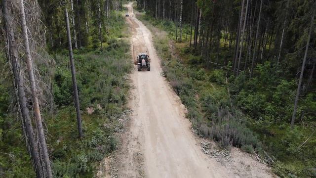 Трактор Valtra T 193 H с грейдером Vuomet VRG III смотреть онлайн