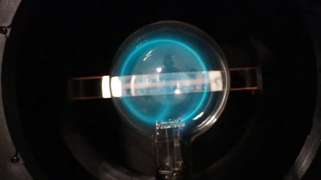 PHY122 Lab 7 Moving Charge In A Uniform B Field Experiment смотреть онлайн