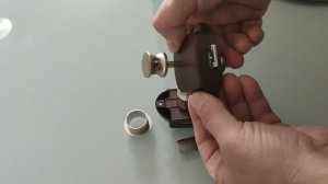 Автодом замок кнопка для шкафов и двери душевой комнаты кемпера www.autodom-shop.ru 89151021921