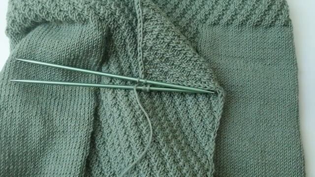 GK Knitting Help: Grafting the I-cord bind off with the I-cord edge смотреть онлайн