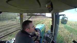 Сегодня на пахоте .  Трактор Джон дир 8295R.