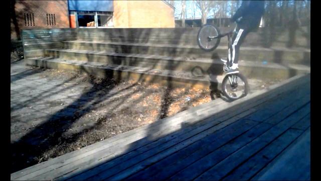 No Seat Bikes - Trial смотреть онлайн