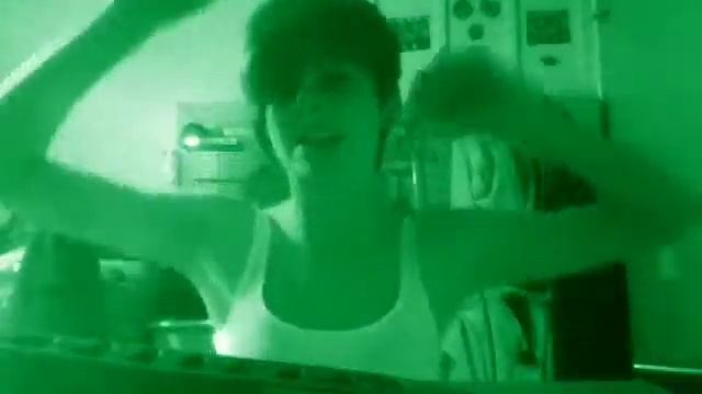 "Walks Like Rihanna " смотреть онлайн