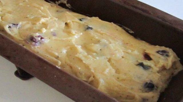 Чайный кекс с ягодами