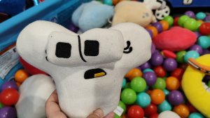 изучаем и повторяем английскую букву Y алфавит лор, детские игрушки буквы лора, alphabet lore