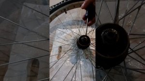 Как снять трещотку или кассету скоростей без специального съёмника с заднего колеса велосипеда.