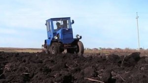 самодельный трактор SADR на пахоте