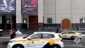 Москва. Горел театр «Сатиры» на Триумфальной площади.