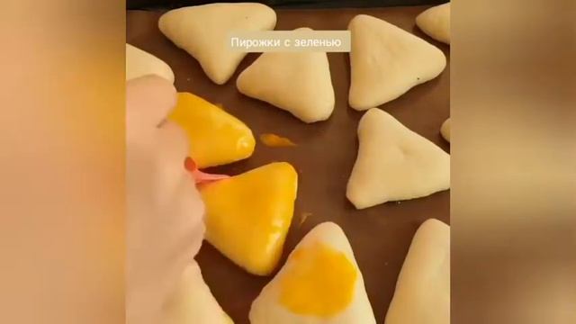 Пирожки с яйцом и зеленью смотреть онлайн