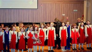 "Мальчишка Том" исп. младший хор "Соловушки" и камерный оркестр «La Primavera»