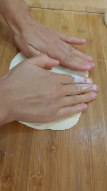 Турецкие слоёные булочки с пастой тахини( кунжутная паста)#булочки#выпечка#кунжут#тахини