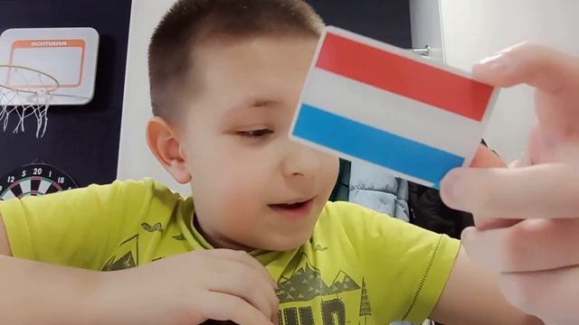 УГАДАЙ ФЛАГ, НО ТЫ ОБЯЗАН ЗАПОМНИТЬ ЭТИ ФЛАГИ! смотреть онлайн