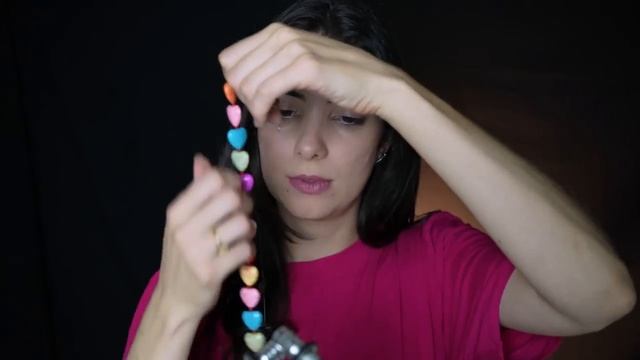 Sweet Carol ASMR. Тихий голос, звуки рта, движения рук, разнообразные предметы.