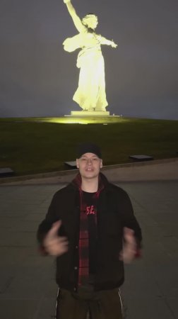 Ярослав исполняет песни военных лет...