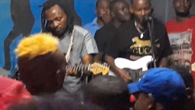See what Katombi did at Club Mamba platinum #Mwali live🔥🔥🔥 смотреть онлайн