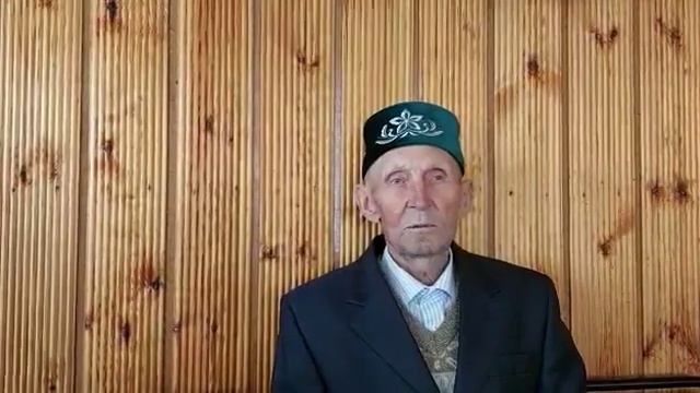 Рафис абый үзенең хезмәт юлы хакында бик тәфсилләп сөйләде.