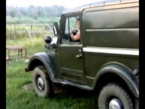 Сонни Шмидт проводит тест-драйв ГАЗ-69