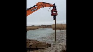 Вибропогружатель EXTEN Vanguard DPD600T на экскаваторе Doosan с трубным захватом