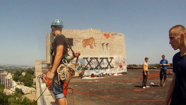 Прыжки с 16-этажки в Днепре с "EA team" - 18 мая 2014 смотреть онлайн