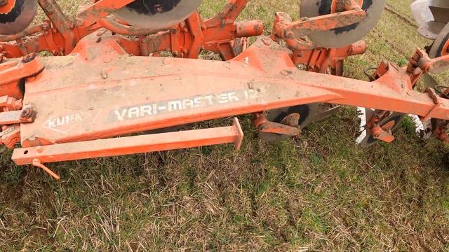 2003 John Deere 6920 6.8 Litre 6-Cyl Diesel Tractor (160HP) with Kuhn Plough