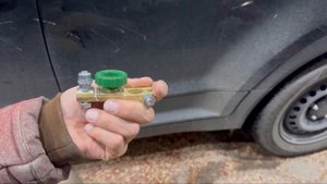 Аккумуляторная клемма с выключателем массы — Минусовая