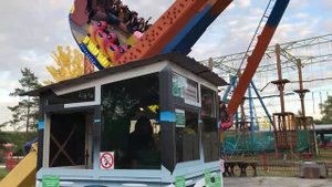 Аттракцион «Летающая тарелка»