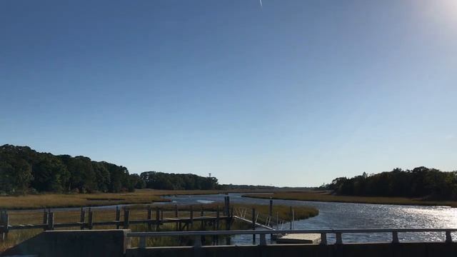 Лена Хеппи прошлась по злачным местам: китайский буфет, пакистанский ювелир. Подружка тусует Эмили смотреть онлайн