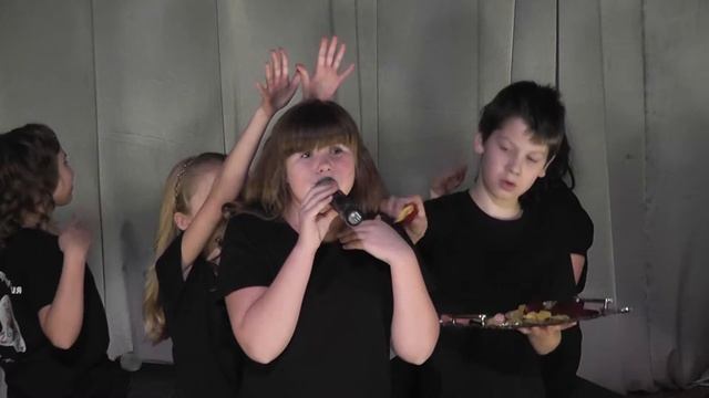 спектакль-этюд "ВыруЧАЙ", театральная студия "Драм Арт"(младшая группа) смотреть онлайн