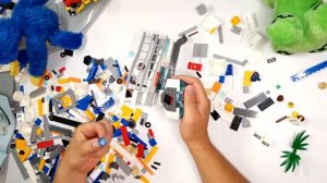 Сборка LEGO City Airport 60262 Пассажирский самолёт