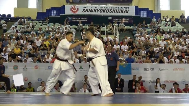 The 6th World Karate Championship in Weight Categorie Heavyweight quarterfinal2 Yakovlev vs. Ochiai