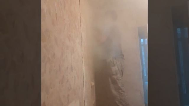 Чистим стены от масляной краски. смотреть онлайн