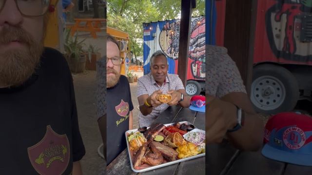 Rollin Smoke and Ali Khan Eats! смотреть онлайн