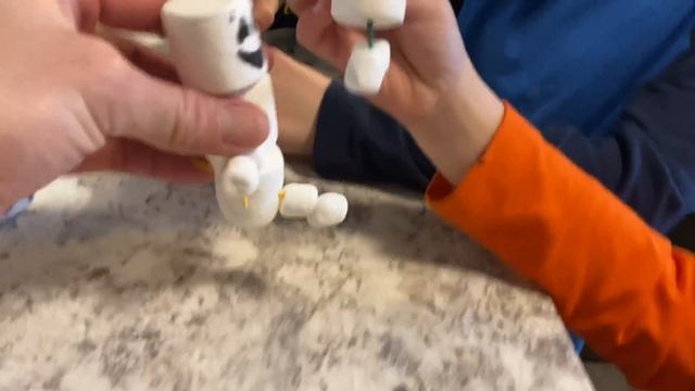 Kids Pretend 👻 CALEB & ISABEL FIND A GHOSTBUSTERS GHOST TRAP