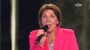 За малаховским столом поём песни Вячеслава Добрынина. "Привет, Андрей!"