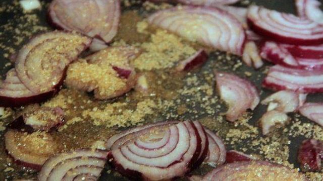 Паста с карамелизированным луком