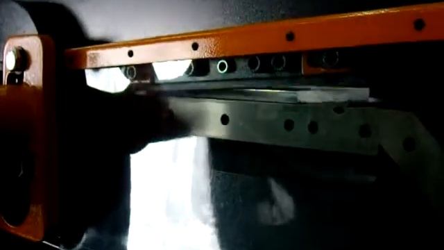 Cayman IW-40 Ironworker (Plate Shearing).AVI смотреть онлайн