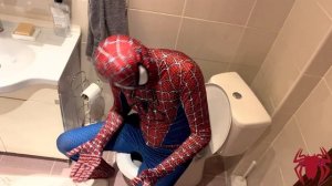 Spiderman Toilet Problems!💩-💩Örümcek Adam Tuvalet Sorunu !(Spiderman in REAL LIFE)