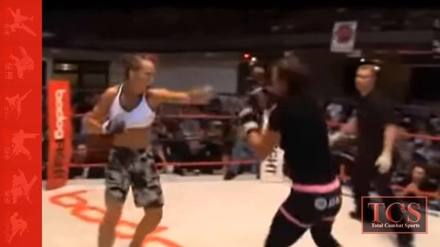 Mixed Martial Arts Head Kick Knockout смотреть онлайн