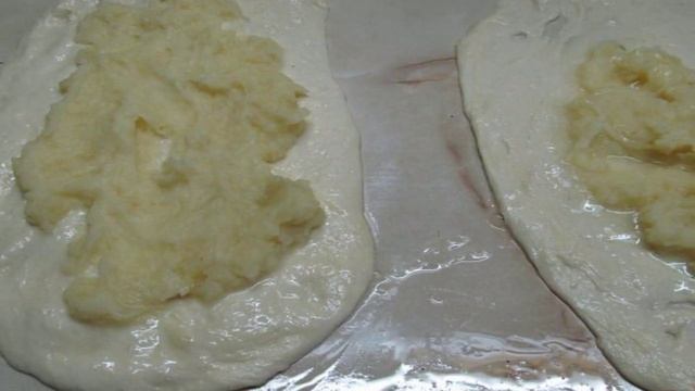 Хлеб с начинкой из картофеля с колбасой