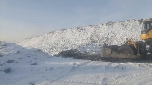 Будни колёсного бульдозера