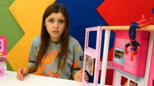 Человек паук и ТойКлаб в поисках пропавшего Бэтмен. Супергерои в видео для детей.